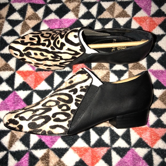 Isola Cowhide Bootie 6.5 Brand NEW Never worn - Picture 3 of 6